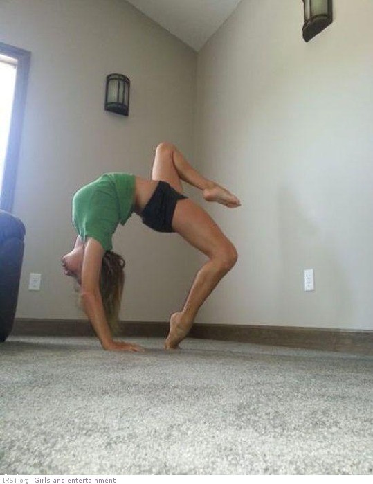 Sexy And Very Flexible Girls